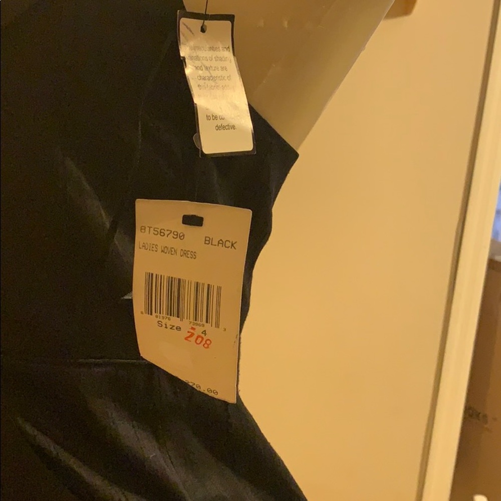 Dress - Picture 3 of 4